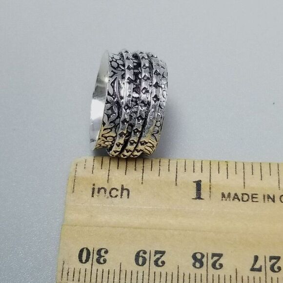 Vintage Wide Spinner Ring, Silver Tone Embossed Band, Size 6, Stacking Estate - Picture 6 of 9